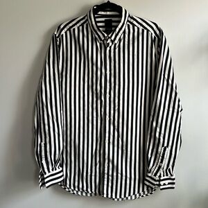 H&M men’s dress shirt black and white stripe